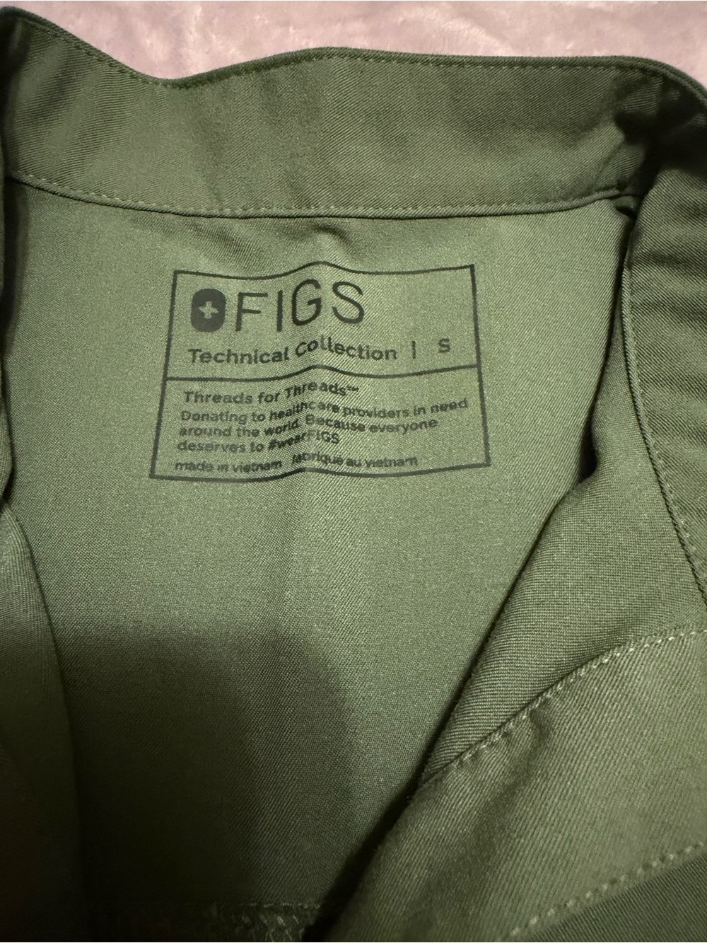 FIGS Women’s Rafaela Top - Picture 2 of 3